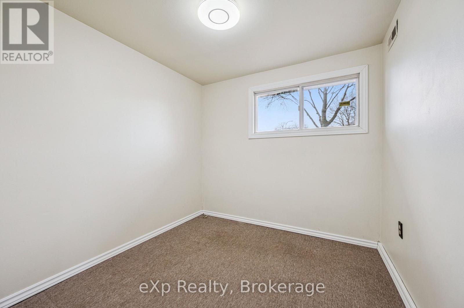 124 Montcalm Drive, Kitchener, Ontario  N2B 2R5 - Photo 28 - X13029274