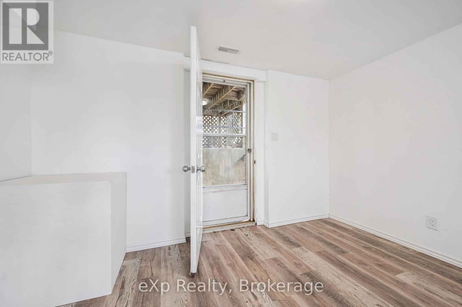 124 Montcalm Drive, Kitchener, Ontario  N2B 2R5 - Photo 33 - X13029274