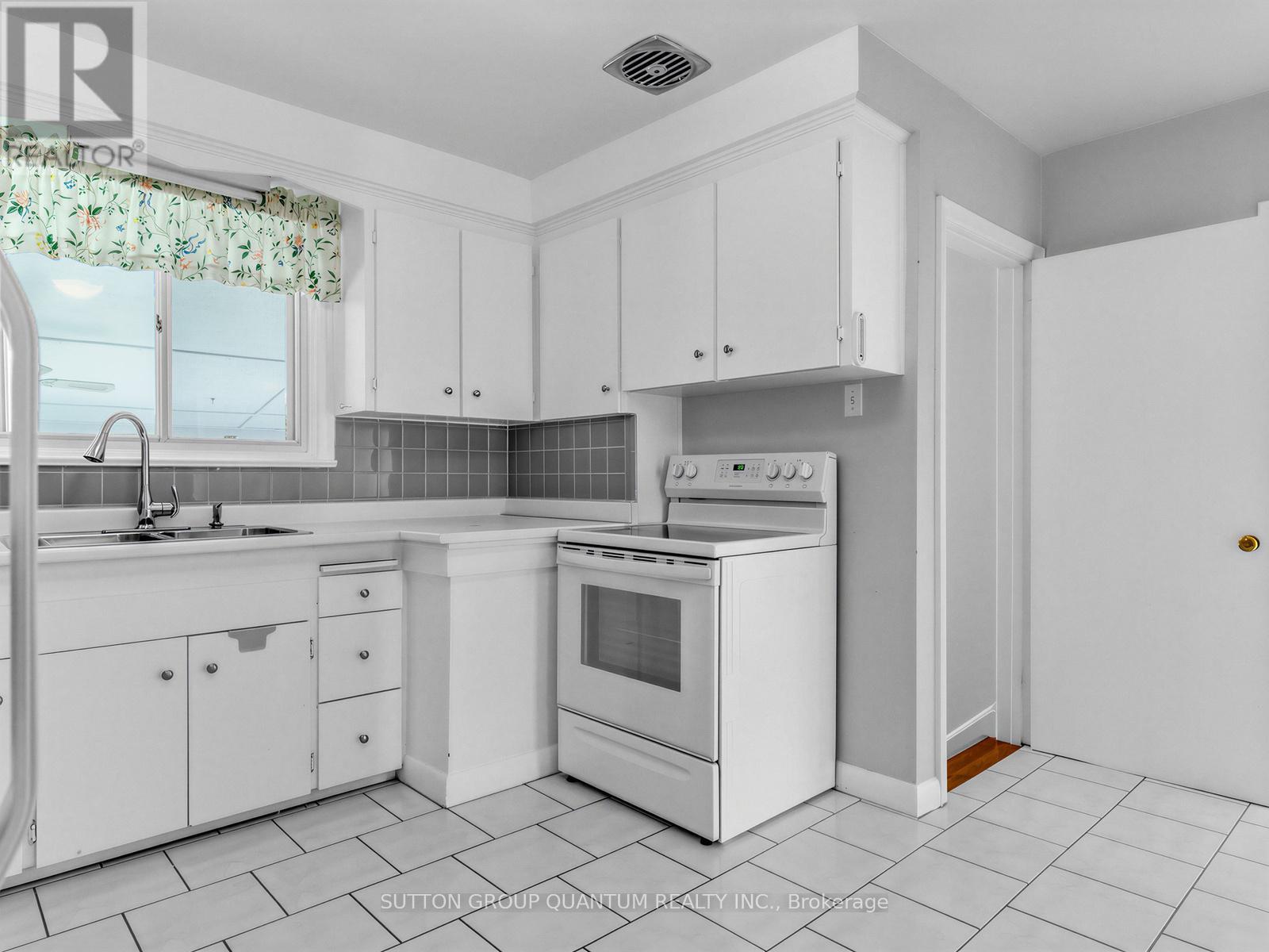 179 Betty Ann Drive, Toronto, Ontario  M2N 1X5 - Photo 12 - C13029106