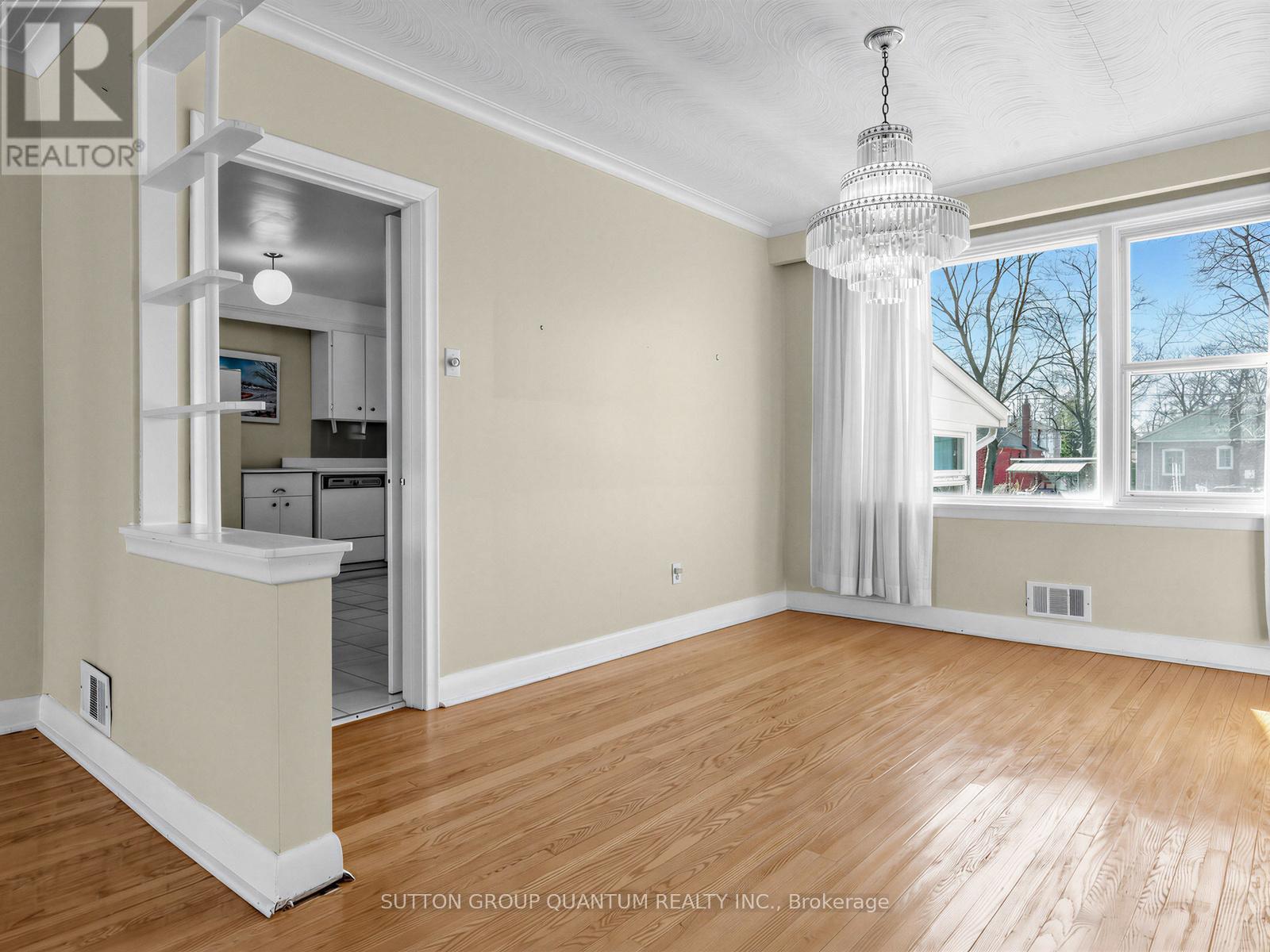 179 Betty Ann Drive, Toronto, Ontario  M2N 1X5 - Photo 6 - C13029106