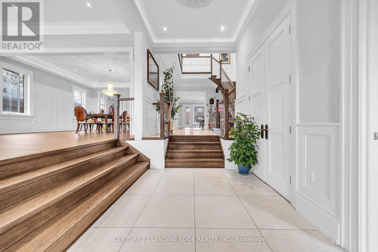 256 Park Home Avenue, Toronto, Ontario  M2R 1A3 - Photo 7 - C13029210