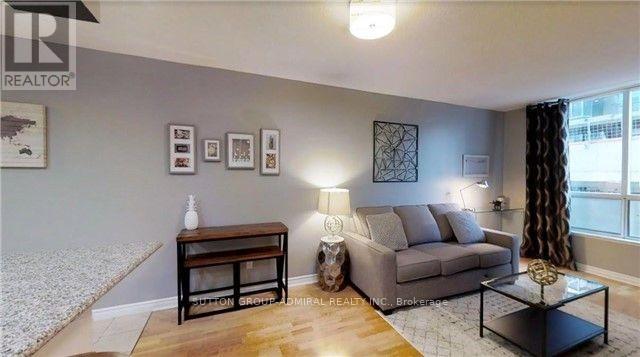 722 - 168 Simcoe Street, Toronto, Ontario  M5H 4C9 - Photo 2 - C13029268