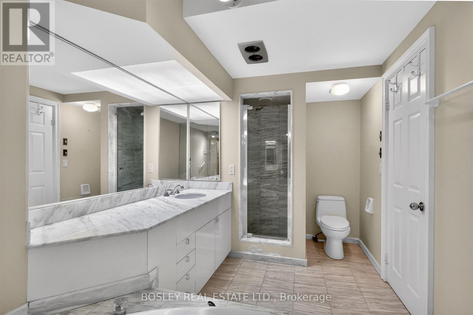 2207 - 175 Cumberland Street, Toronto, Ontario  M5R 3M9 - Photo 15 - C13029370