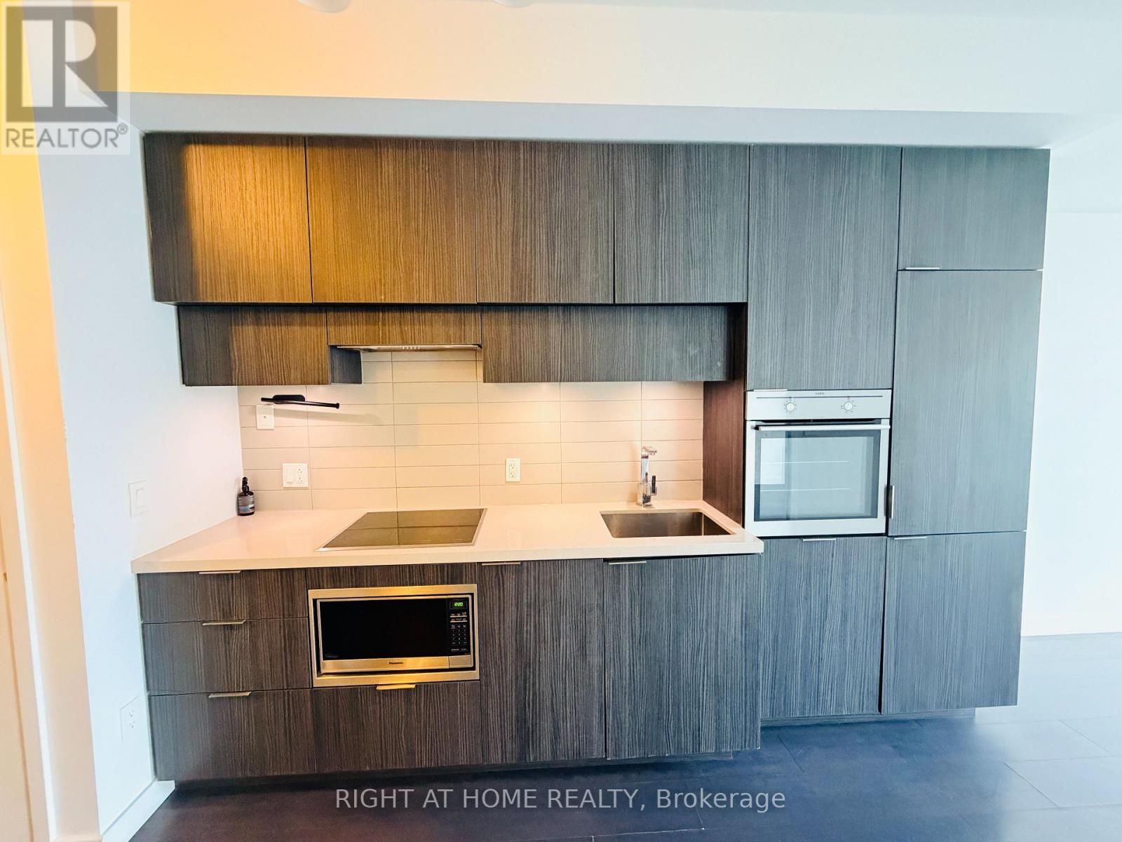 3304 - 8 Eglinton Avenue E, Toronto, Ontario  M4P 1A6 - Photo 5 - C13029406