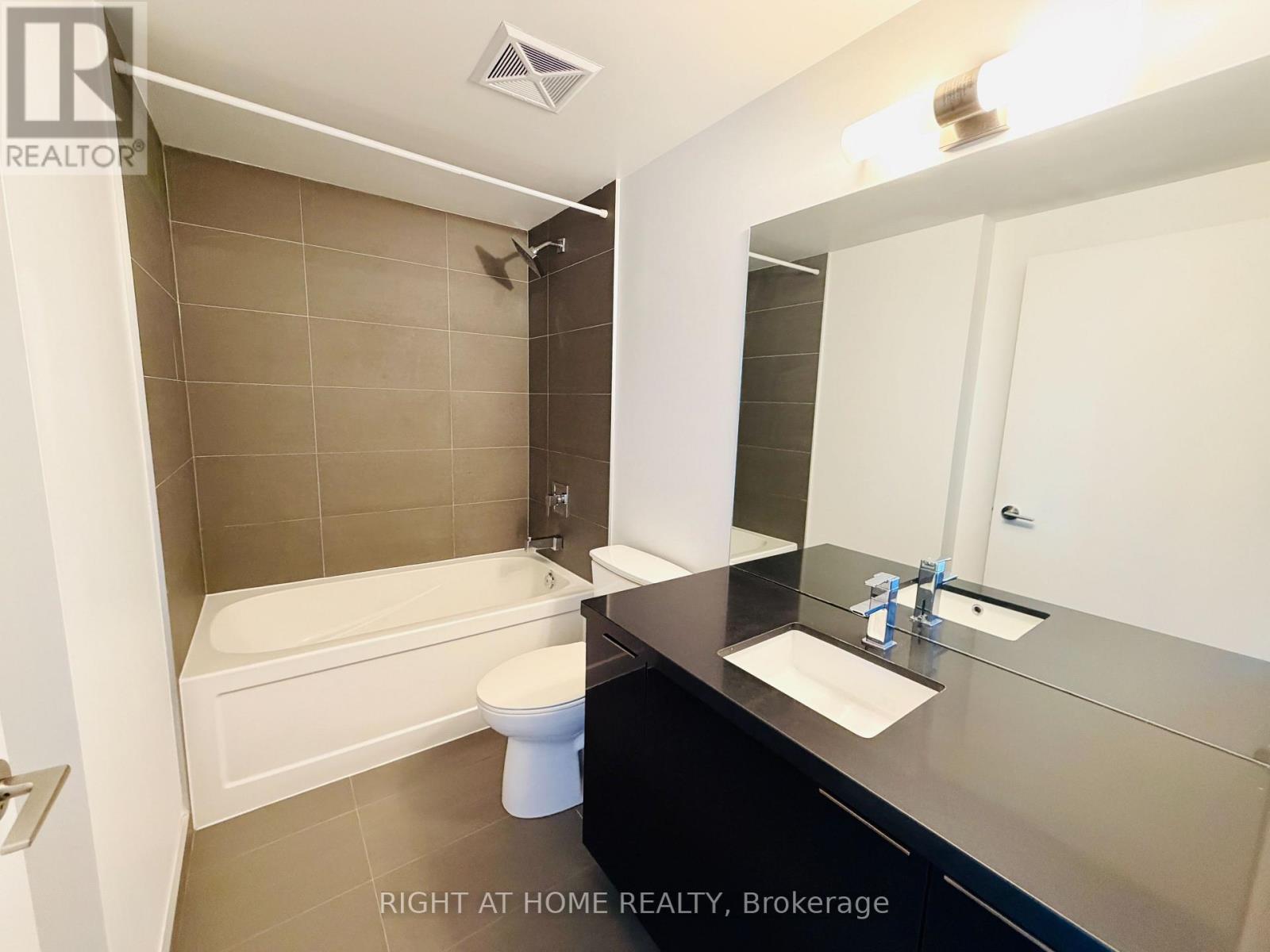 3304 - 8 Eglinton Avenue E, Toronto, Ontario  M4P 1A6 - Photo 9 - C13029406