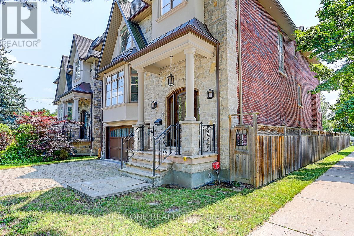 297 Churchill Avenue, Toronto, Ontario  M2R 1E5 - Photo 3 - C13029434