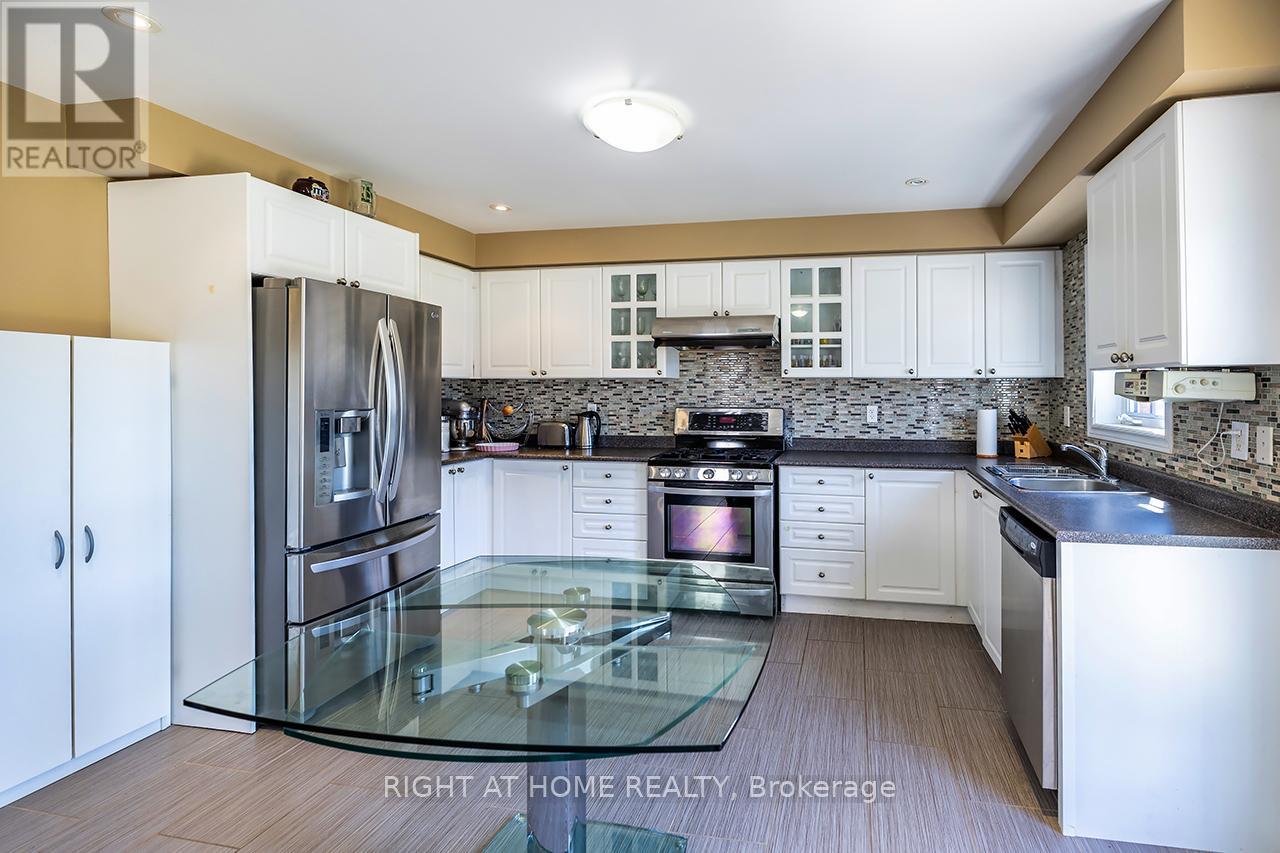 30 Mcnicol Crescent, Ajax, Ontario  L1Z 1Y8 - Photo 7 - E13029096