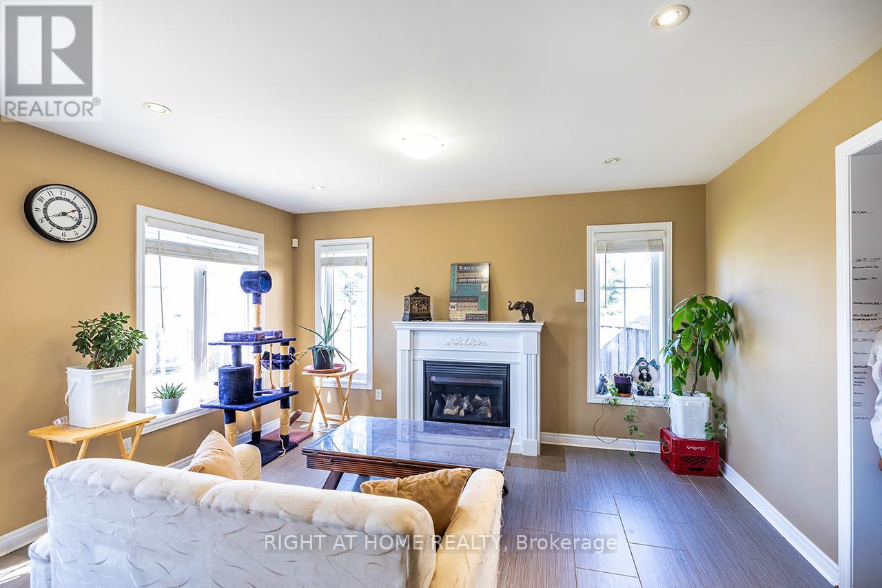 30 Mcnicol Crescent, Ajax, Ontario  L1Z 1Y8 - Photo 8 - E13029096