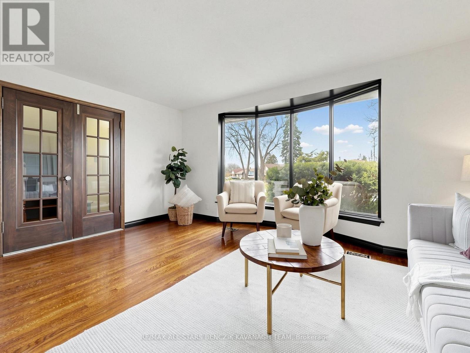 875 Chapleau Drive, Pickering, Ontario  L1W 1P6 - Photo 5 - E13029204