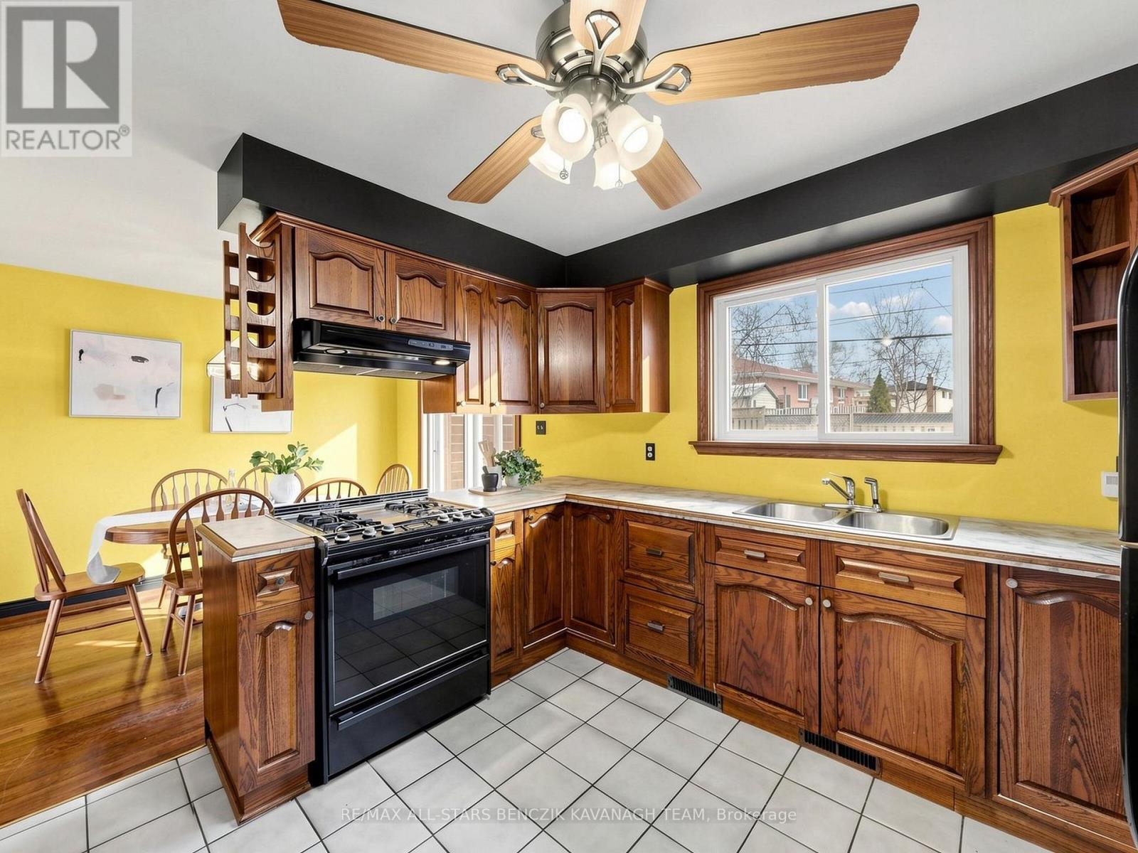 875 Chapleau Drive, Pickering, Ontario  L1W 1P6 - Photo 7 - E13029204