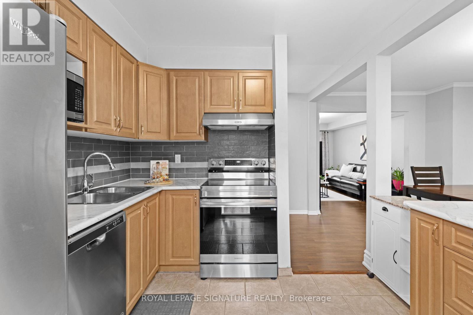 93 - 580 Eyer Drive, Pickering, Ontario  L1W 3B7 - Photo 11 - E13029318