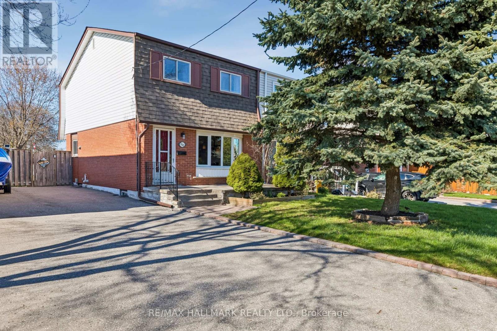 157 BARKLEY CRESCENT, Oshawa, Ontario