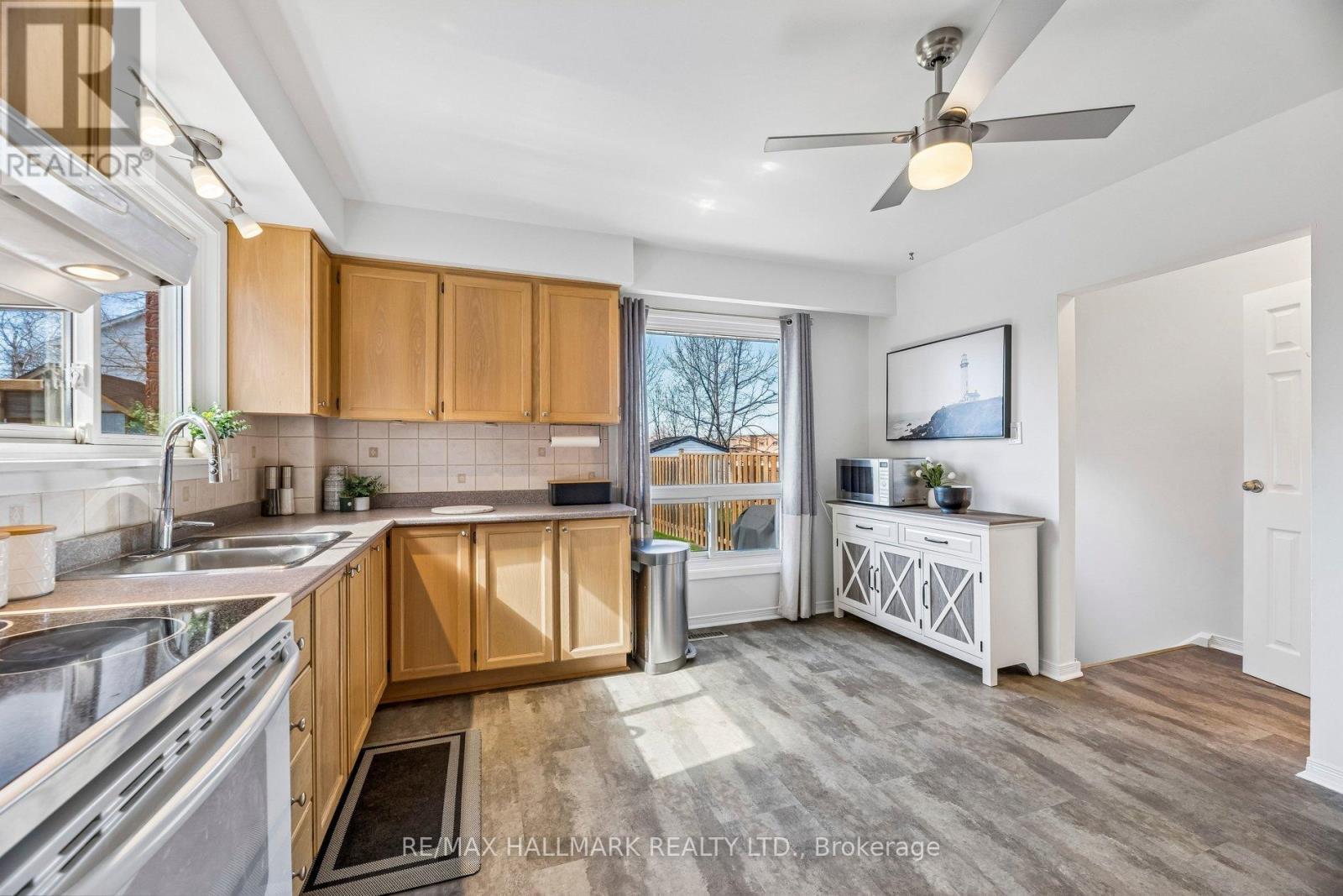 157 Barkley Crescent, Oshawa, Ontario  L1J 2E5 - Photo 11 - E13029452