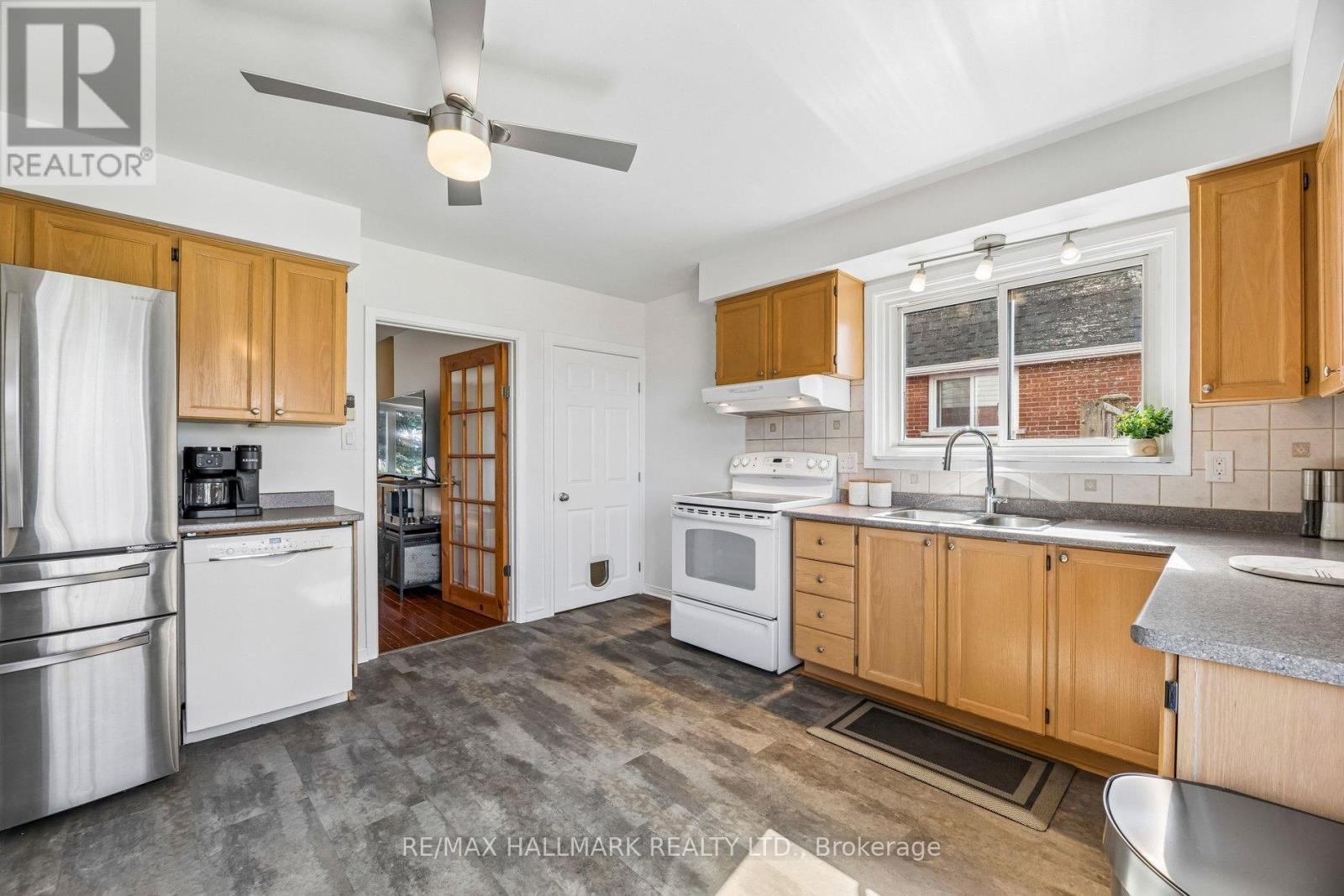 157 Barkley Crescent, Oshawa, Ontario  L1J 2E5 - Photo 12 - E13029452