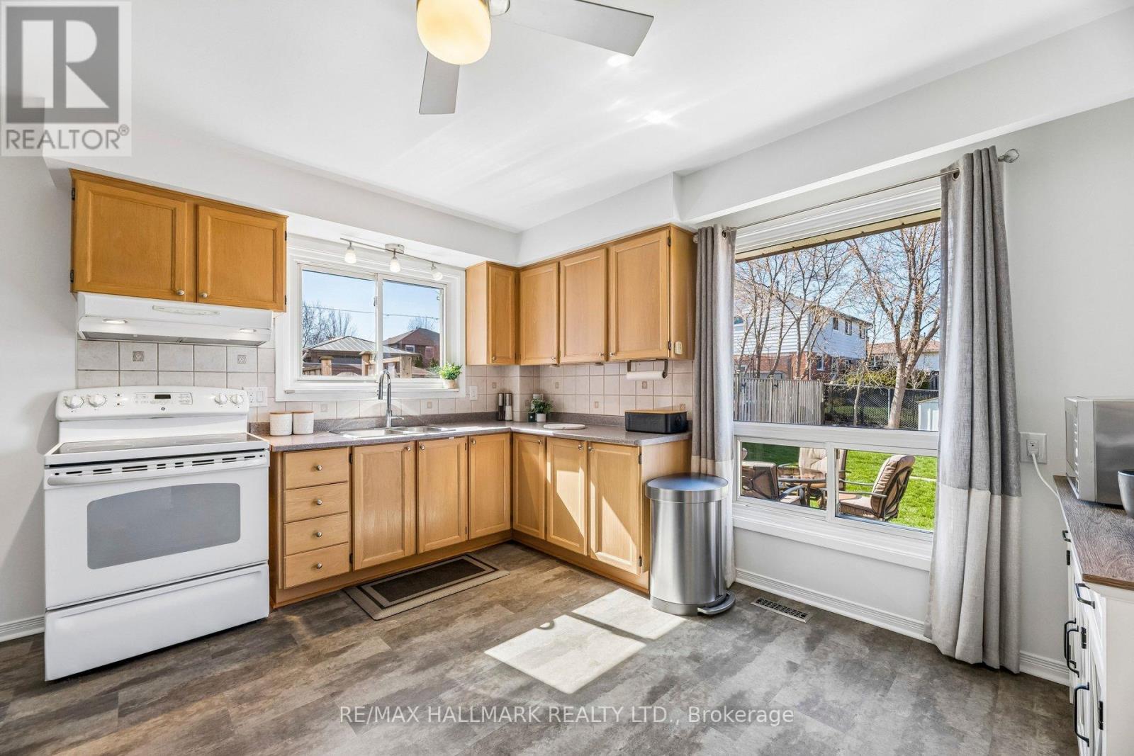 157 Barkley Crescent, Oshawa, Ontario  L1J 2E5 - Photo 13 - E13029452