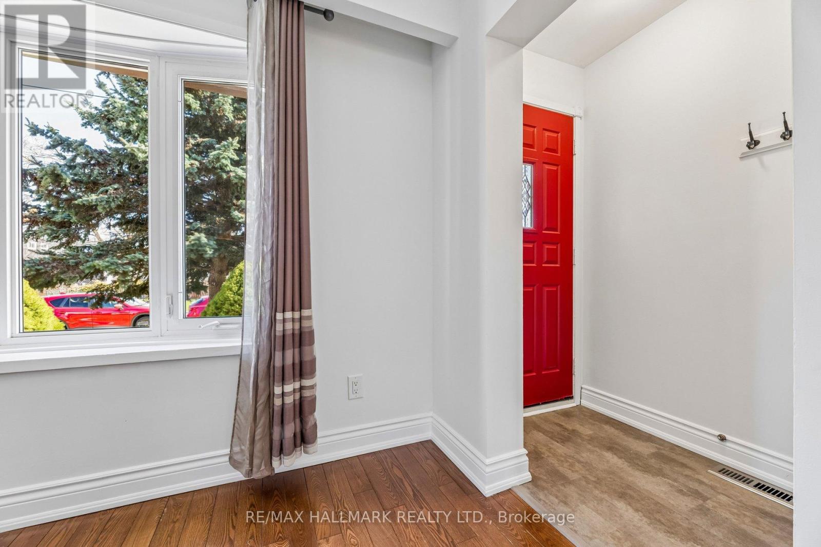 157 Barkley Crescent, Oshawa, Ontario  L1J 2E5 - Photo 4 - E13029452