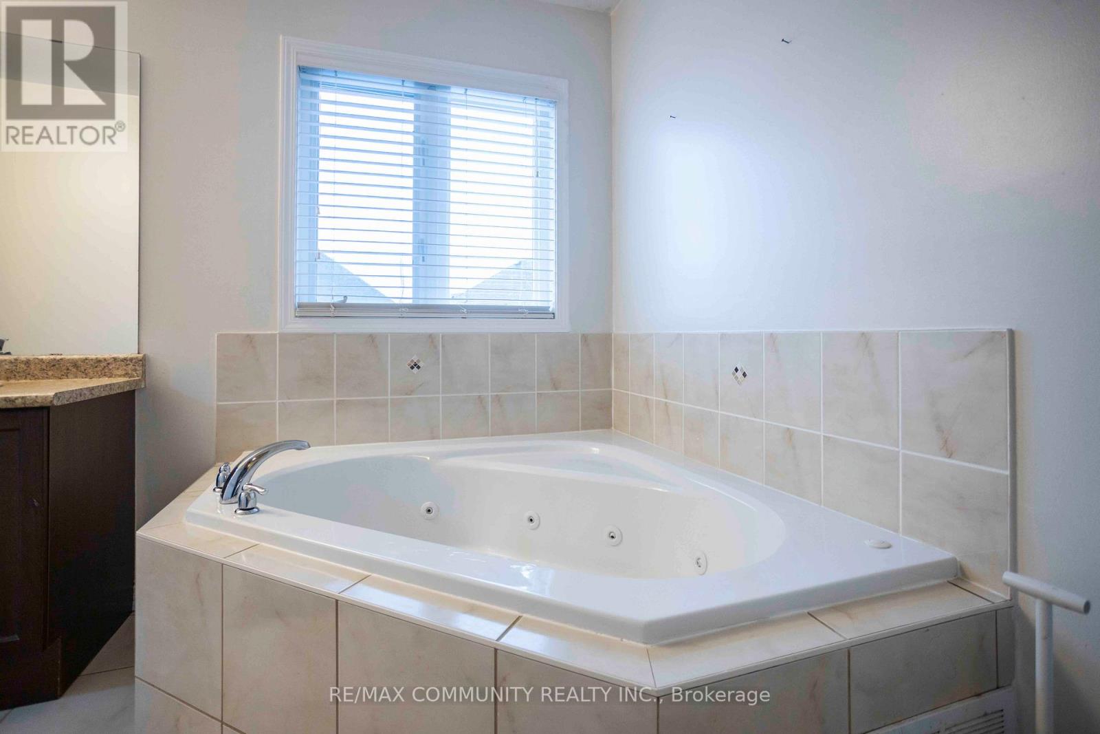 74 Stannardville Drive, Ajax, Ontario  L1T 0M4 - Photo 27 - E12978742