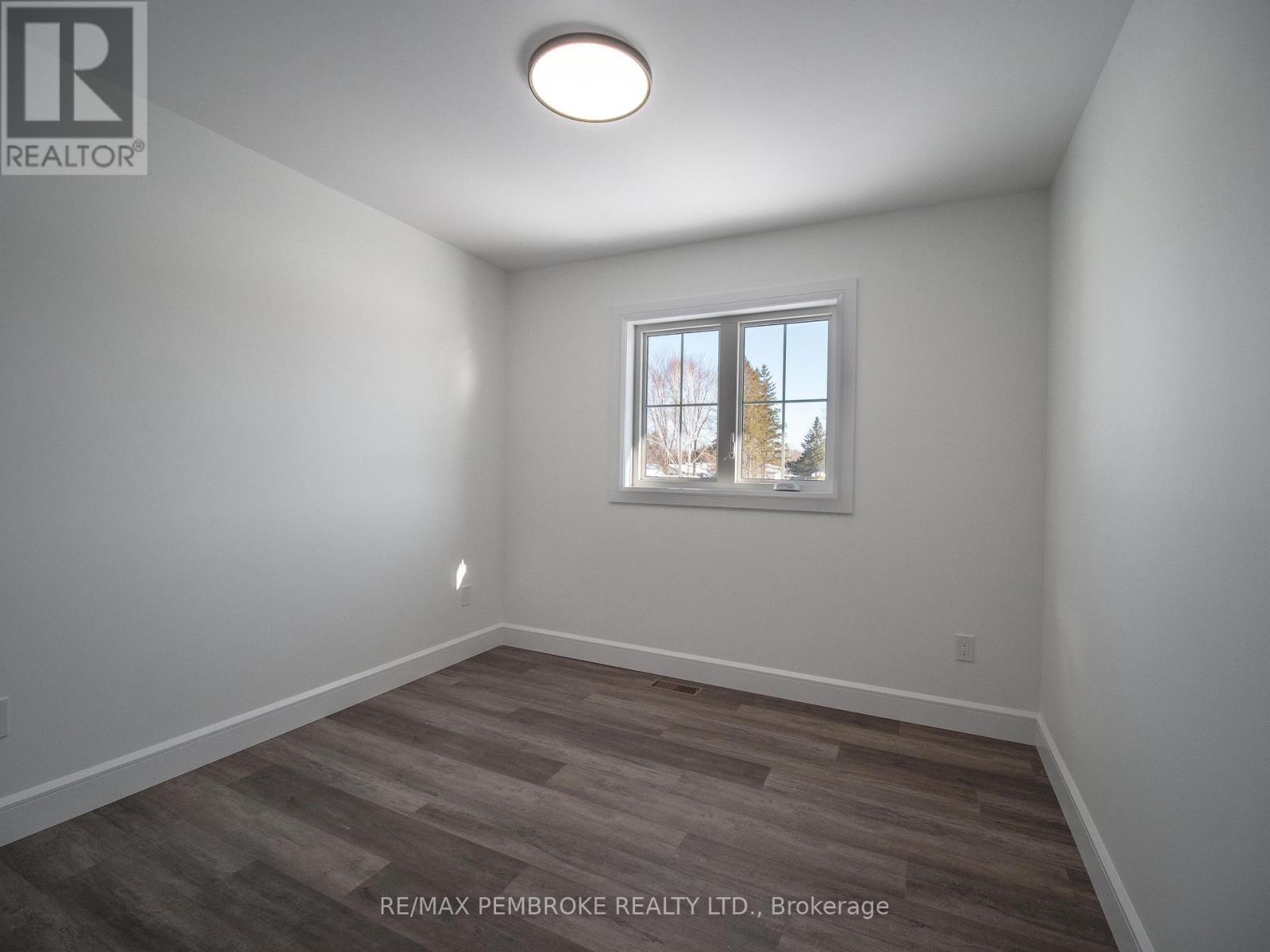 62 Eddy Crescent, Pembroke, Ontario  K8A 0M1 - Photo 13 - X12795924