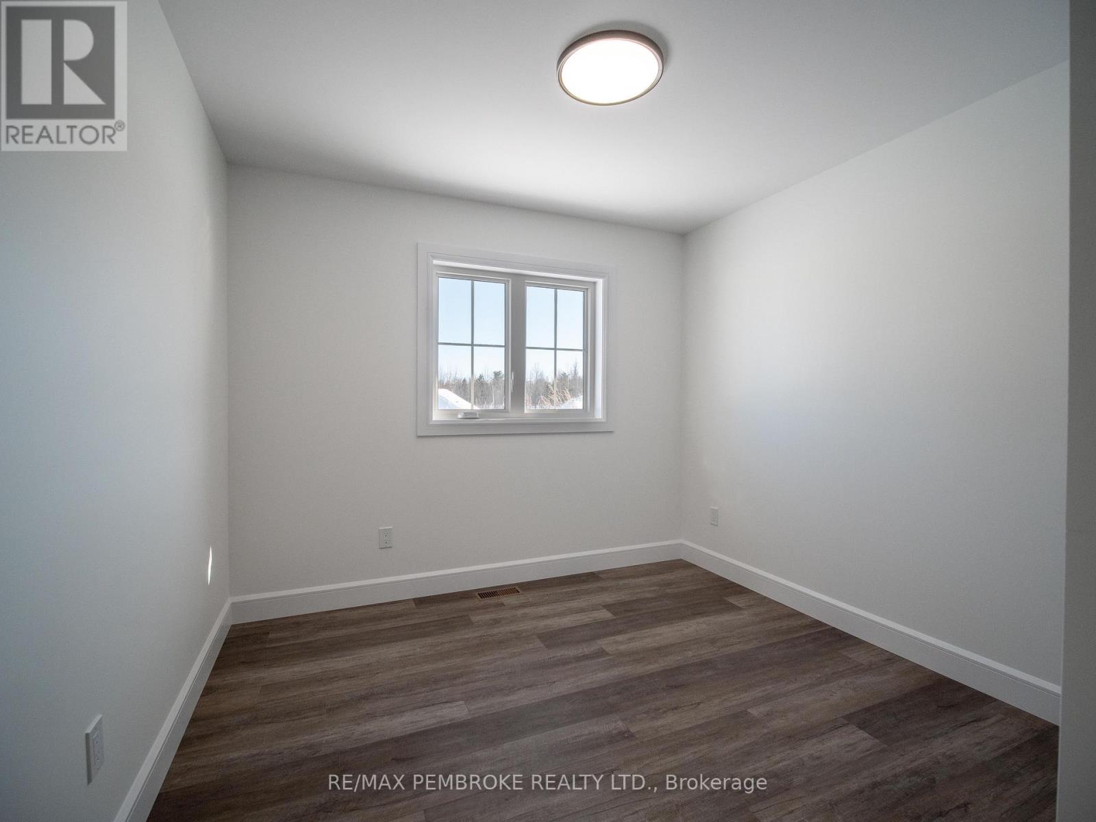 62 Eddy Crescent, Pembroke, Ontario  K8A 0M1 - Photo 15 - X12795924