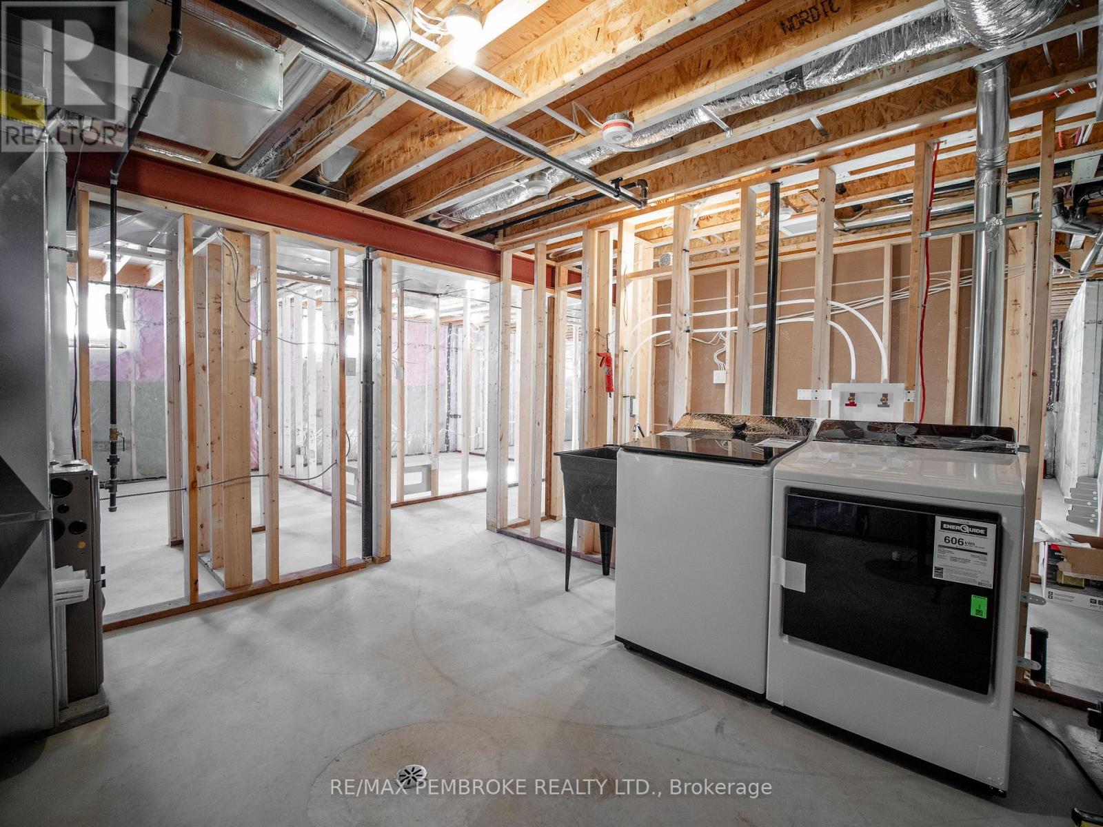 62 Eddy Crescent, Pembroke, Ontario  K8A 0M1 - Photo 27 - X12795924