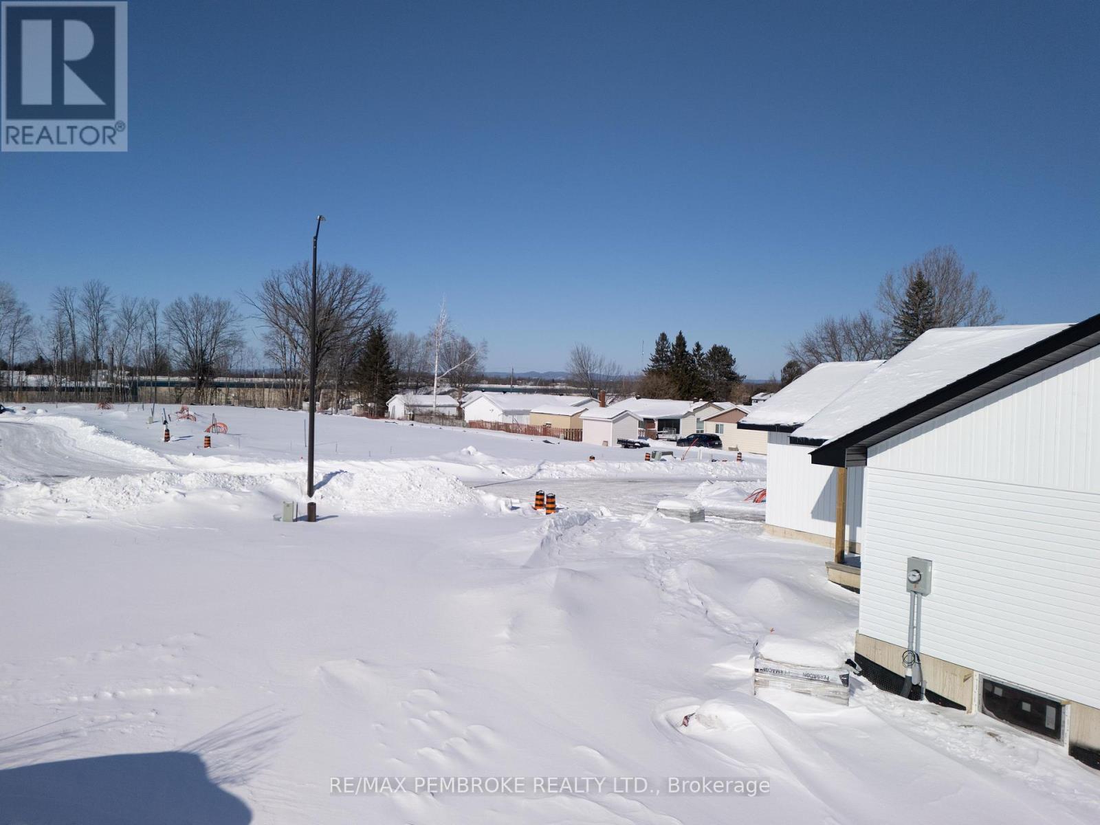 62 Eddy Crescent, Pembroke, Ontario  K8A 0M1 - Photo 40 - X12795924