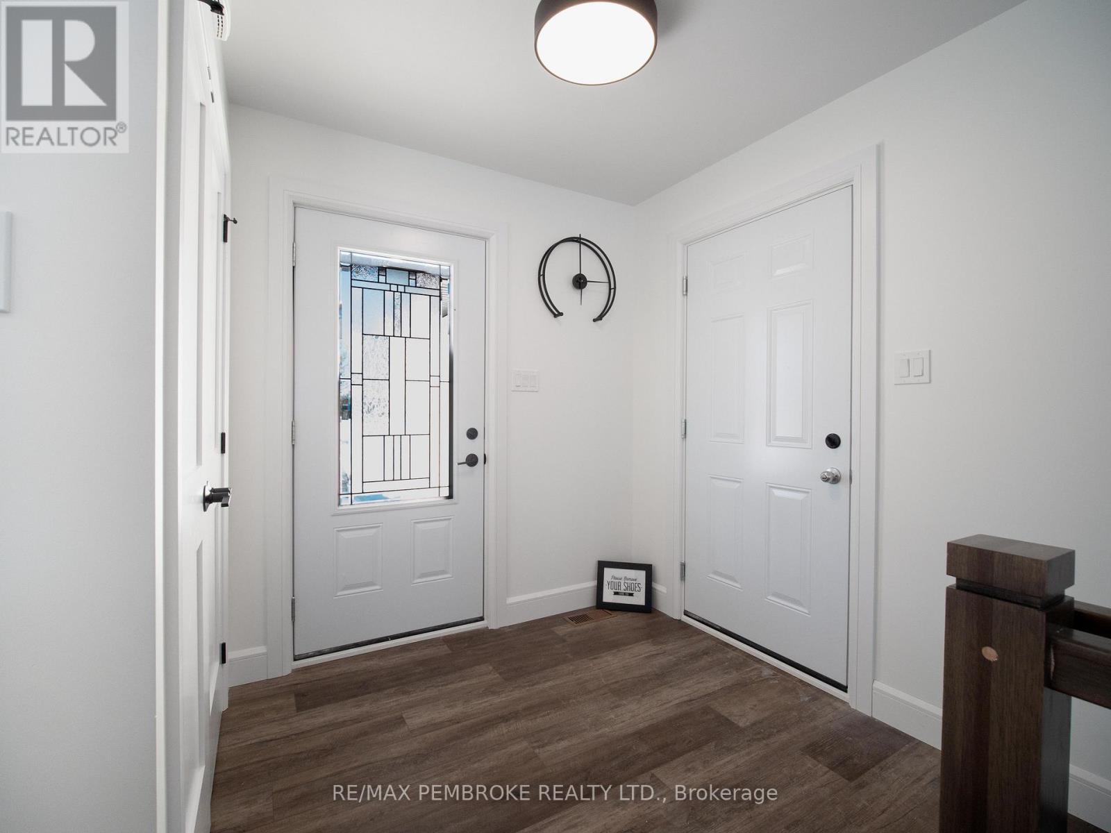 62 Eddy Crescent, Pembroke, Ontario  K8A 0M1 - Photo 3 - X12795924