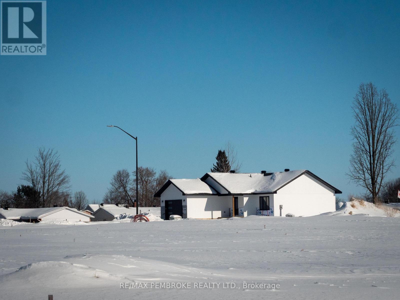 62 Eddy Crescent, Pembroke, Ontario  K8A 0M1 - Photo 37 - X12795924