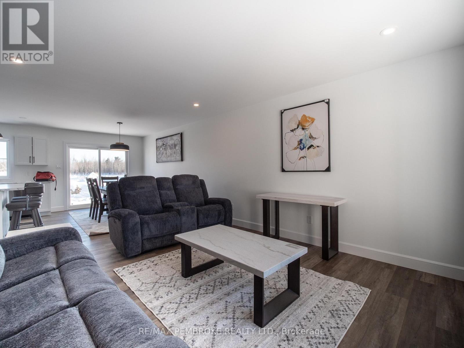 62 Eddy Crescent, Pembroke, Ontario  K8A 0M1 - Photo 5 - X12795924