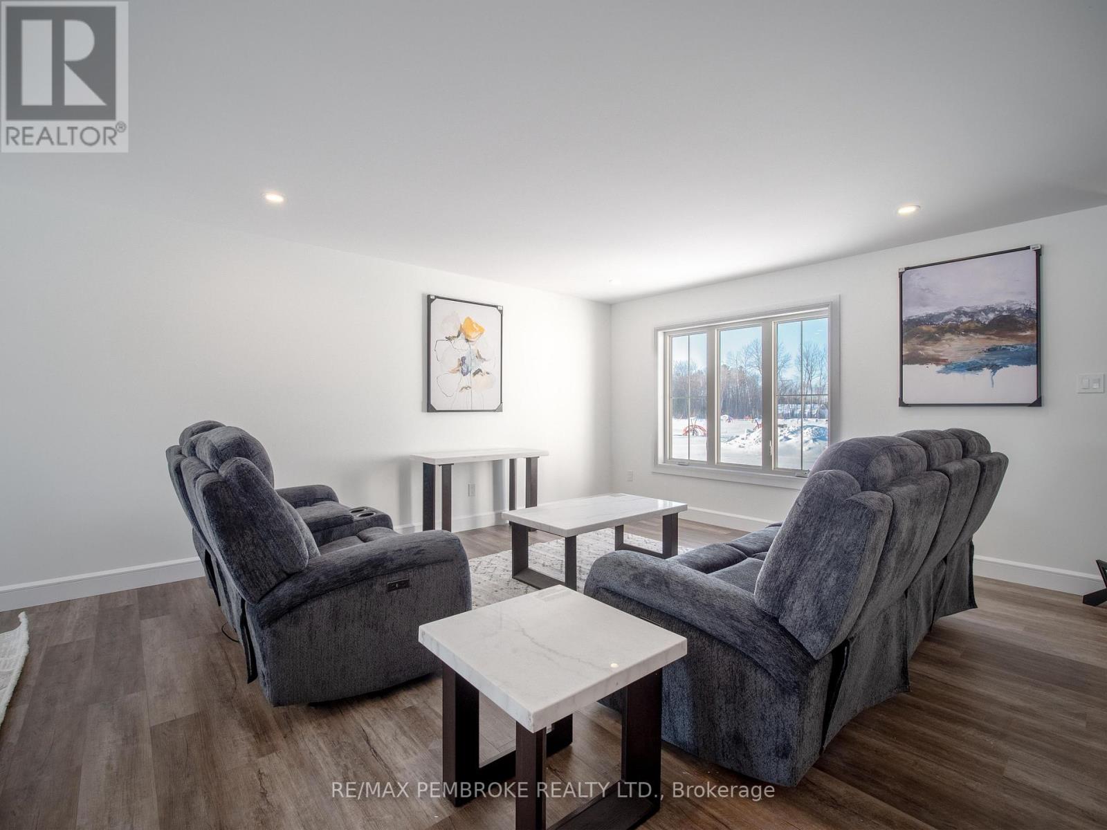 62 Eddy Crescent, Pembroke, Ontario  K8A 0M1 - Photo 6 - X12795924