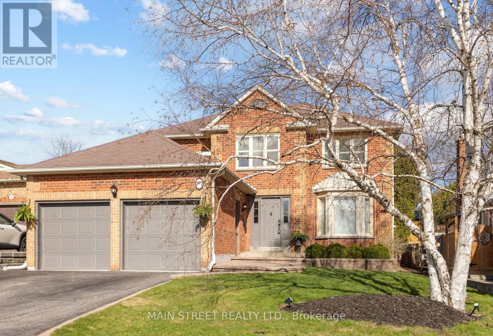 195 BRAMMAR STREET, Newmarket, Ontario