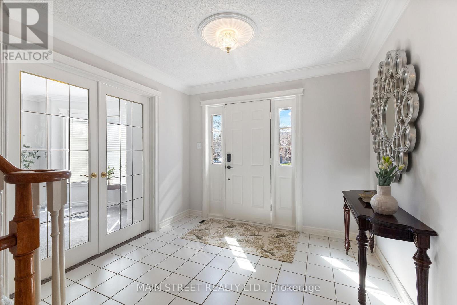 195 Brammar Street, Newmarket, Ontario  L3Y 7T4 - Photo 2 - N13029184