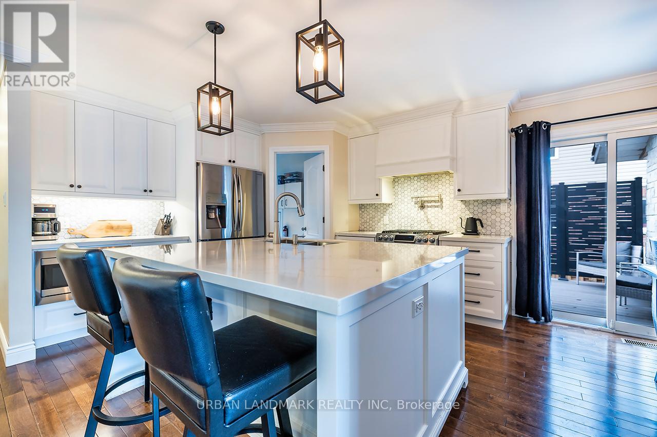 140 Riveredge Drive, Georgina, Ontario  L4P 2P3 - Photo 4 - N13029316