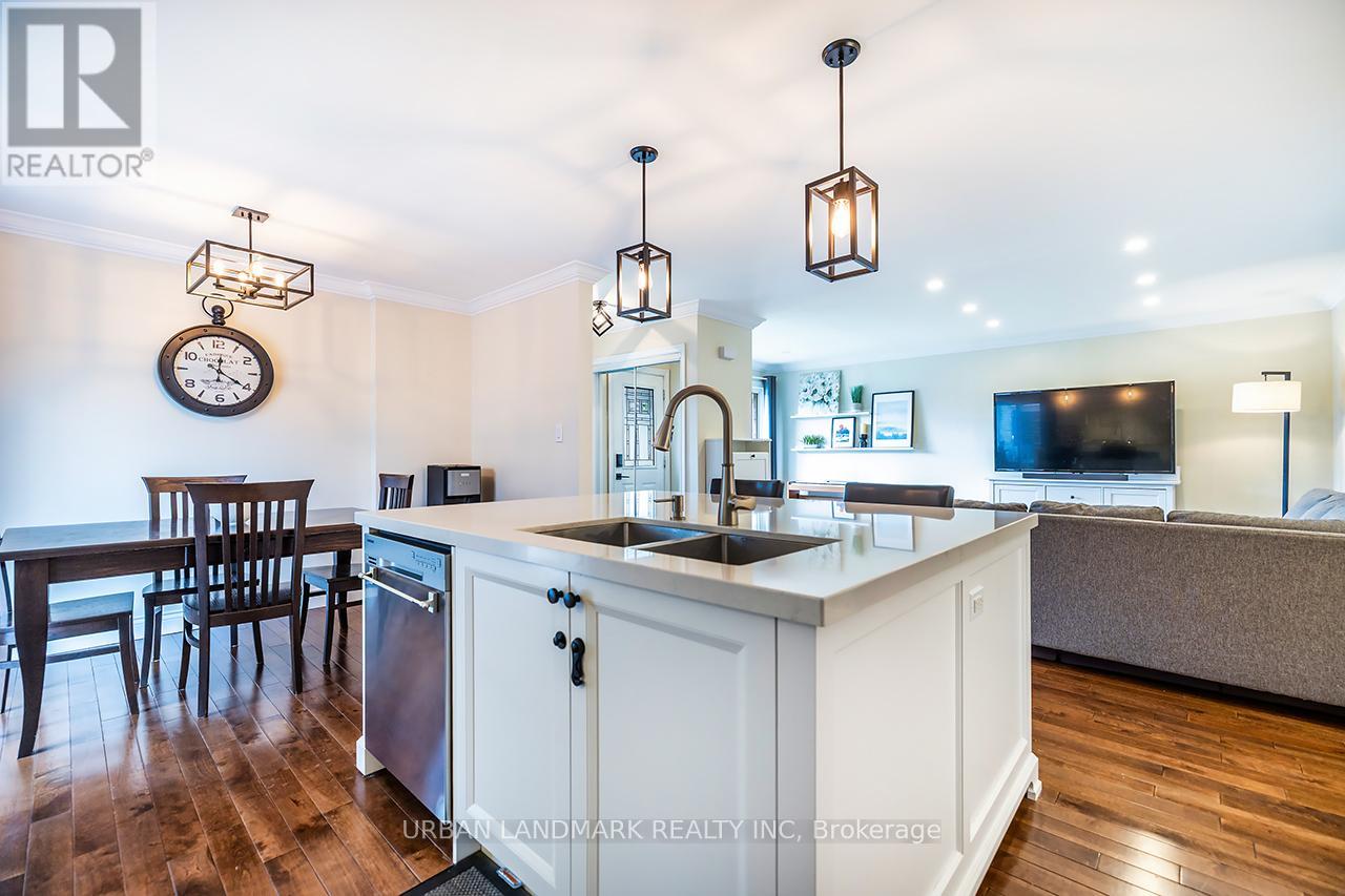 140 Riveredge Drive, Georgina, Ontario  L4P 2P3 - Photo 8 - N13029316