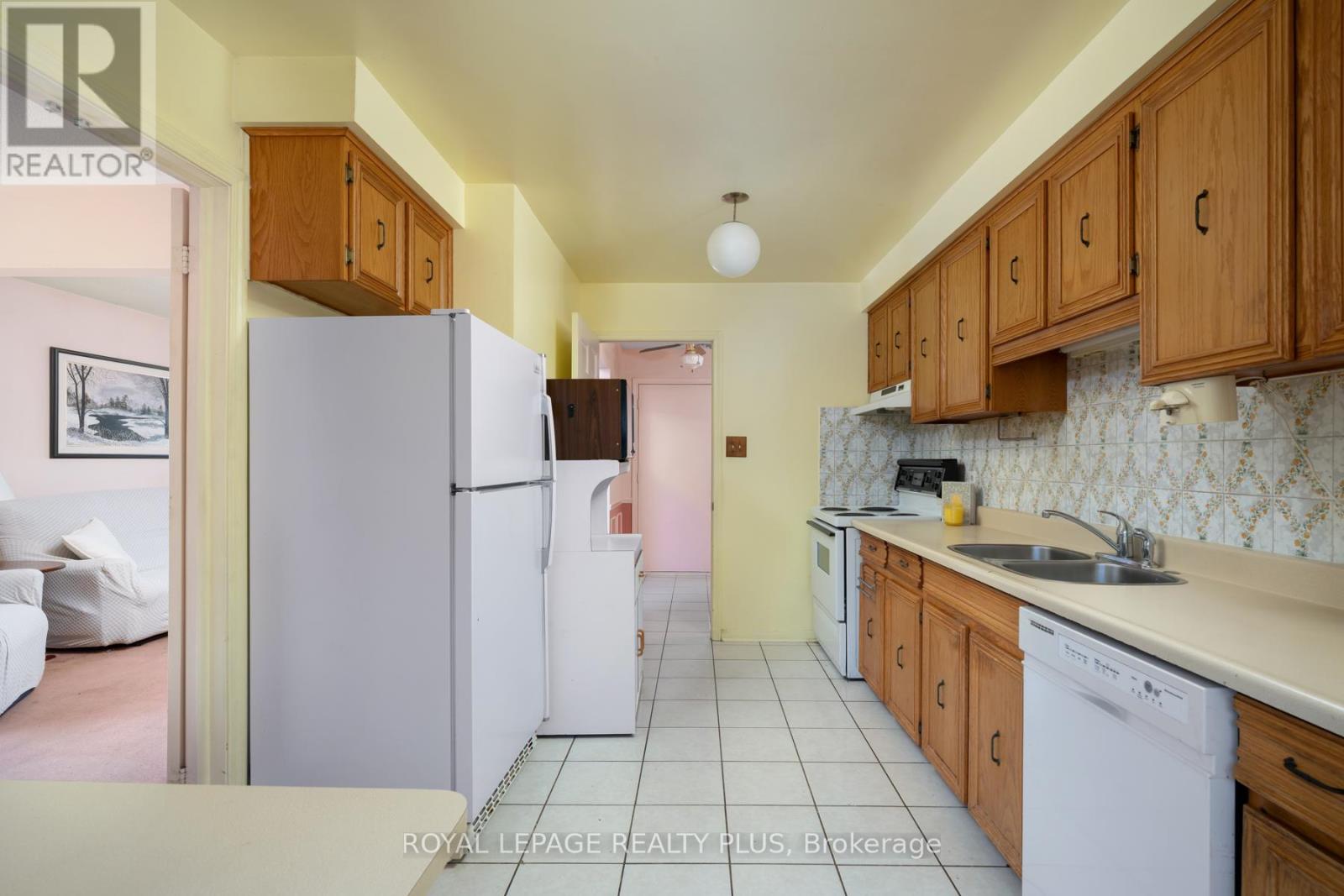 222 Centre Street W, Richmond Hill, Ontario  L4C 5K1 - Photo 19 - N13029358