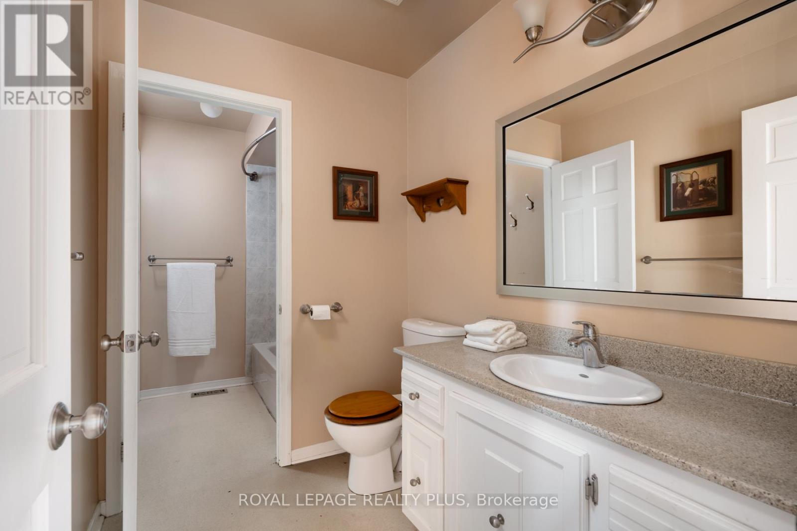 222 Centre Street W, Richmond Hill, Ontario  L4C 5K1 - Photo 25 - N13029358