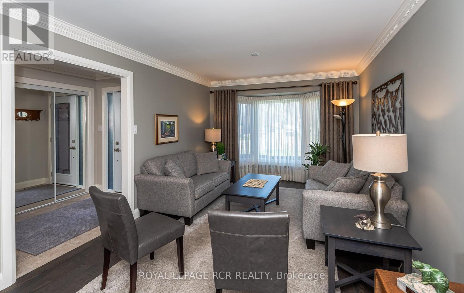 42 Allenvale Drive, Aurora, Ontario  L4G 6P5 - Photo 6 - N13029362