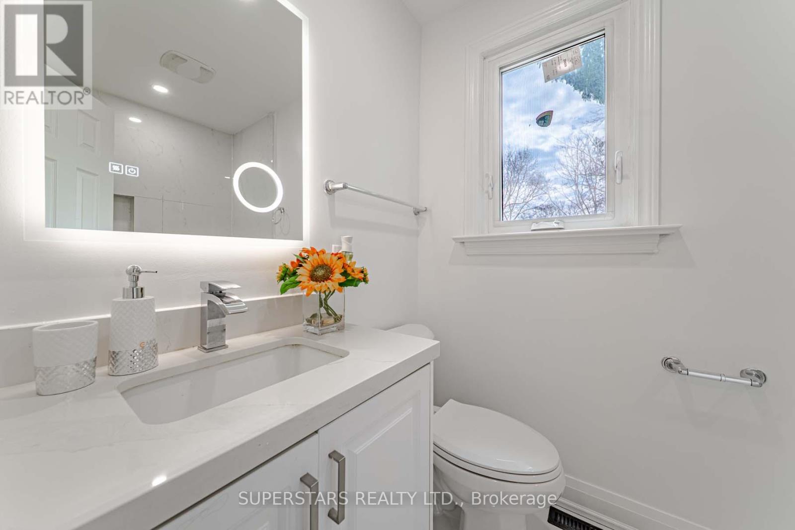 84 Lawrence Avenue, Richmond Hill, Ontario  L4C 1Z3 - Photo 21 - N13029374