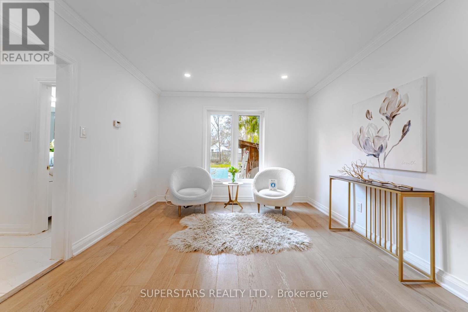 84 Lawrence Avenue, Richmond Hill, Ontario  L4C 1Z3 - Photo 4 - N13029374