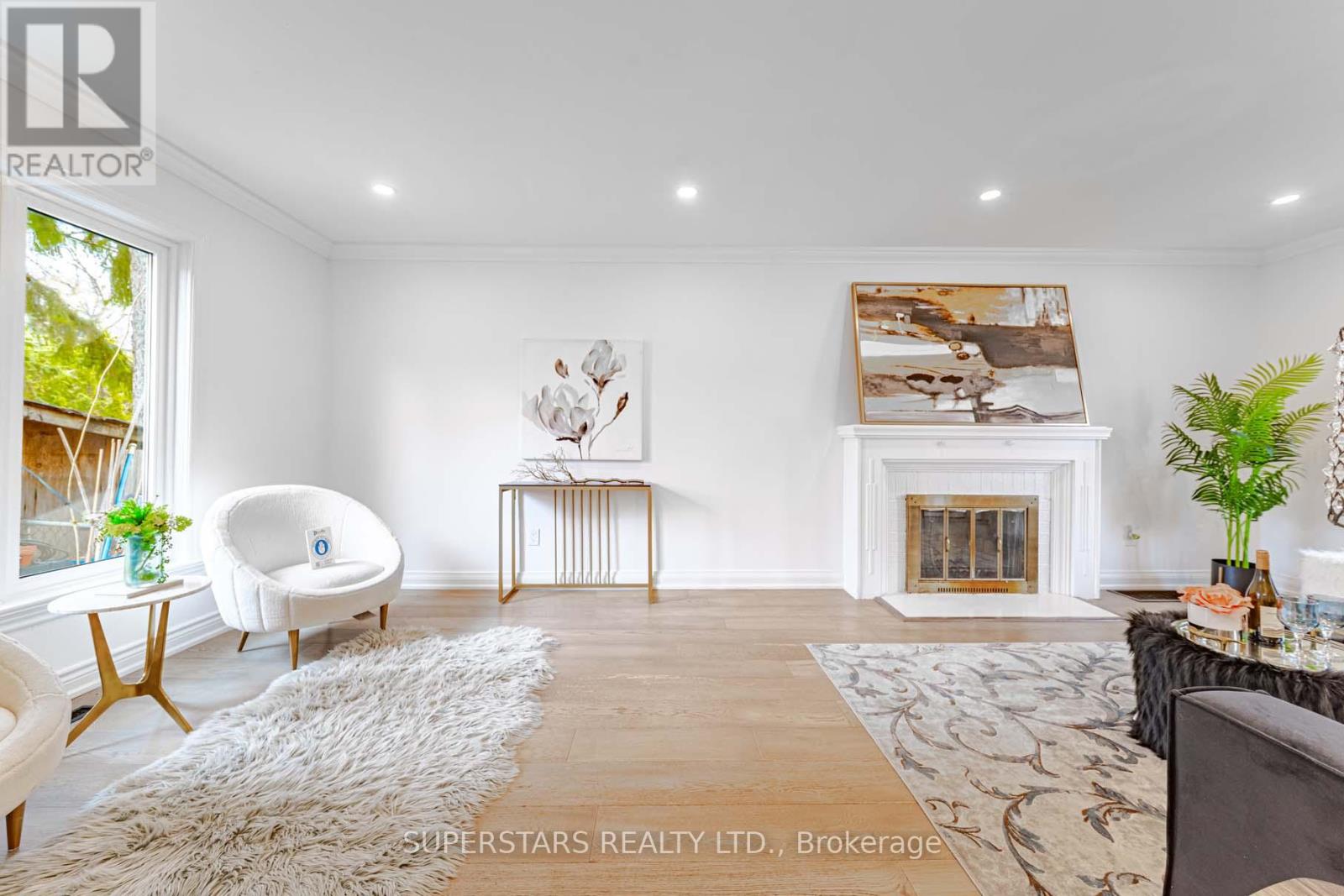 84 Lawrence Avenue, Richmond Hill, Ontario  L4C 1Z3 - Photo 5 - N13029374