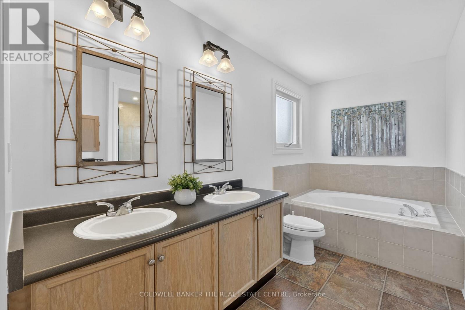 78 Rhodes Circle, Newmarket, Ontario  L3X 1V2 - Photo 20 - N13029426