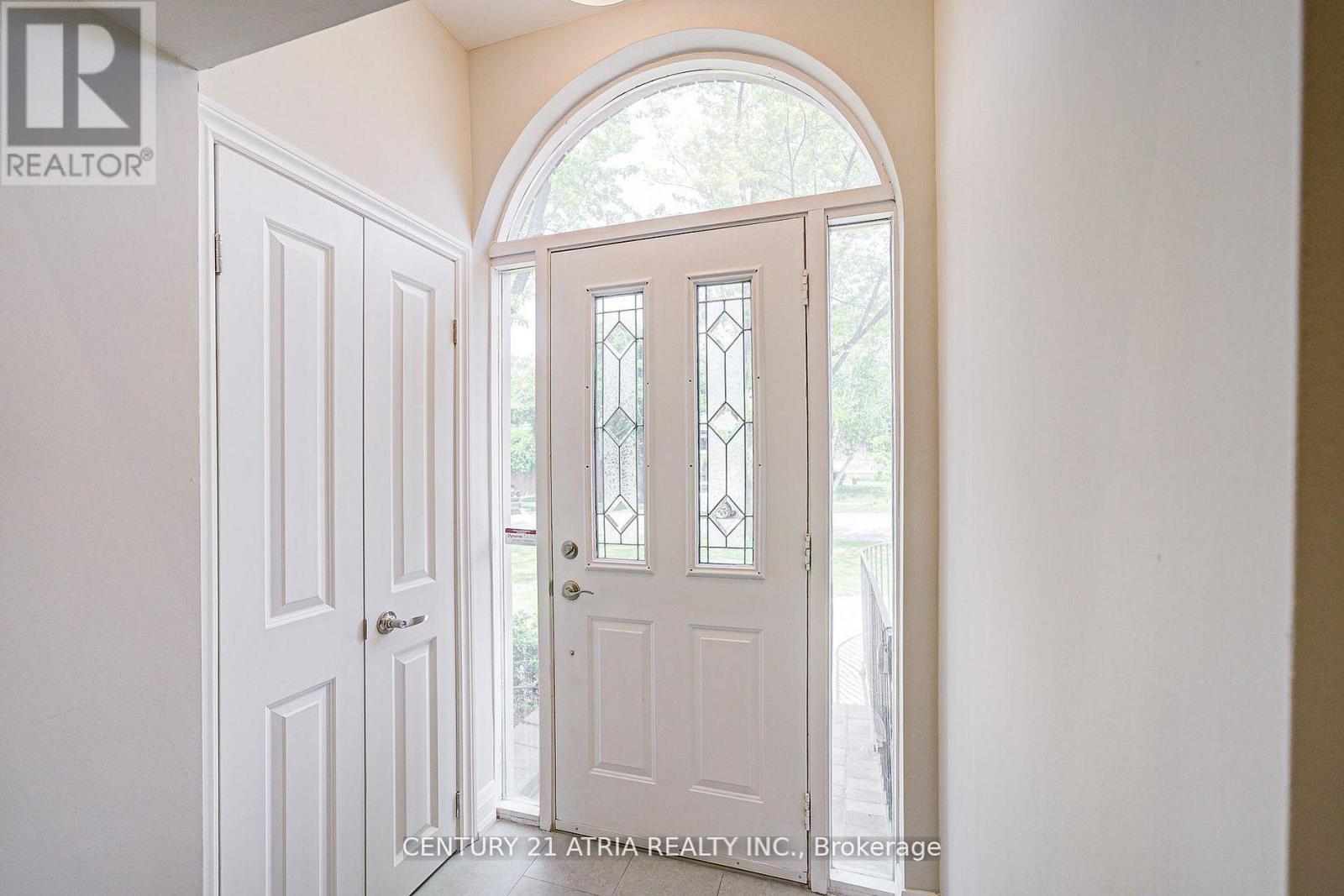 190 Romfield Circuit, Markham, Ontario  L3T 3J1 - Photo 5 - N13029440