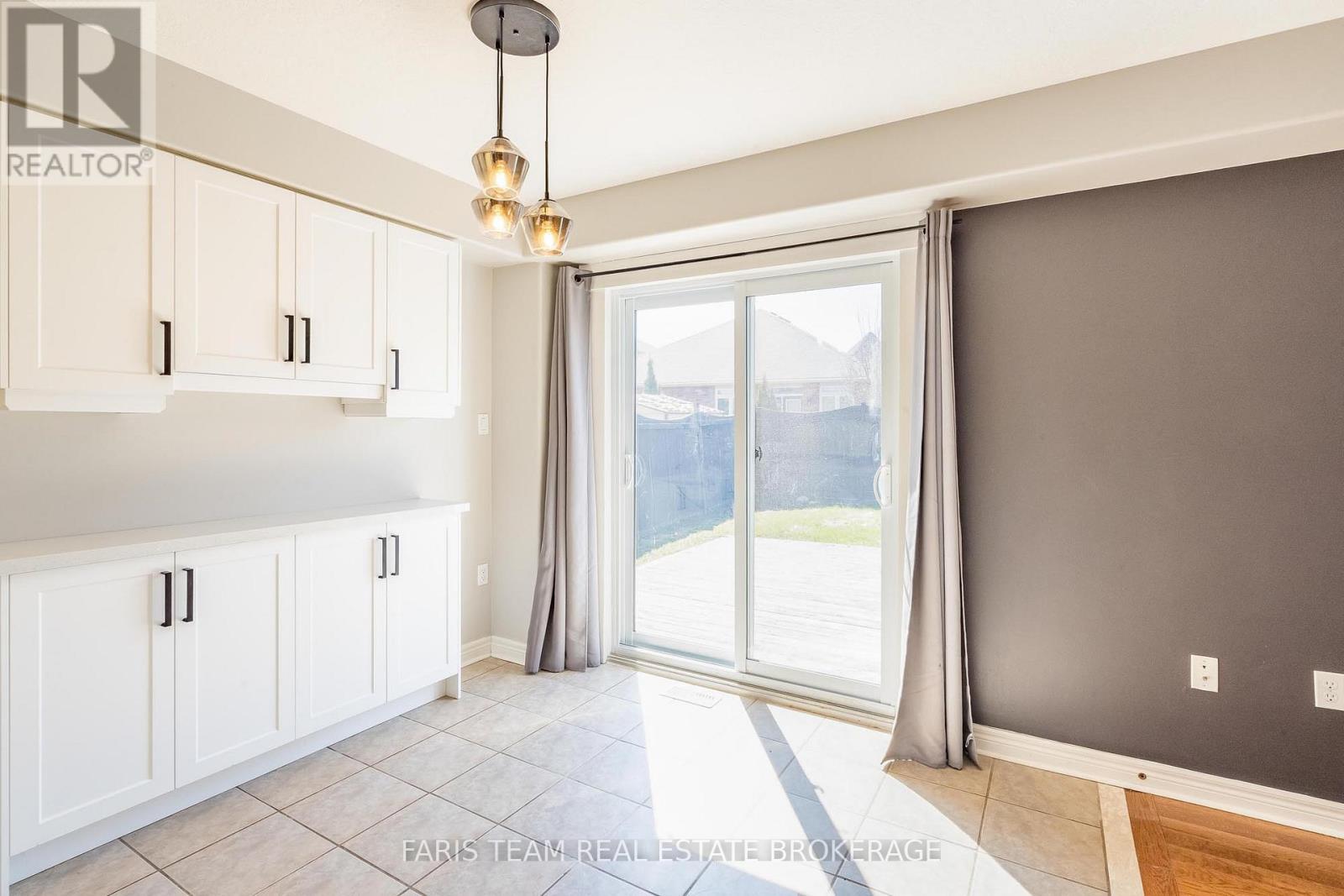 18 Balmoral Place, Barrie, Ontario  L4N 0Y9 - Photo 10 - S13029148