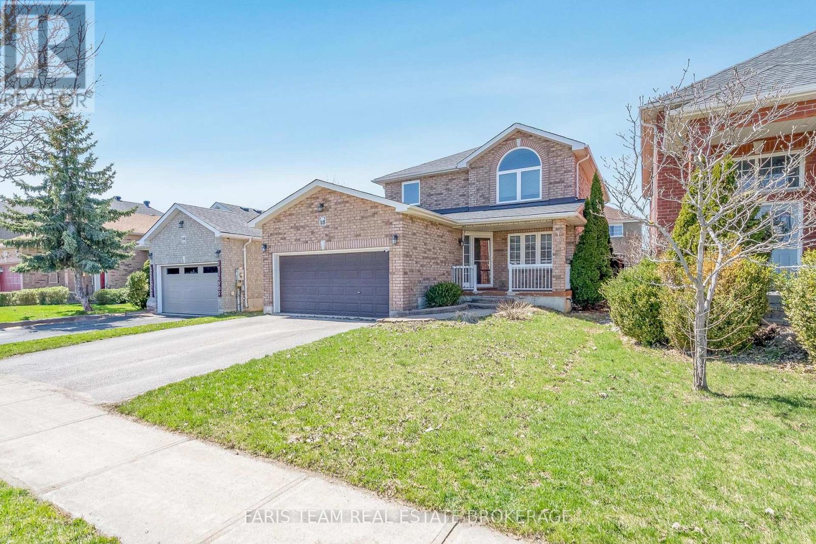 18 Balmoral Place, Barrie, Ontario  L4N 0Y9 - Photo 3 - S13029148