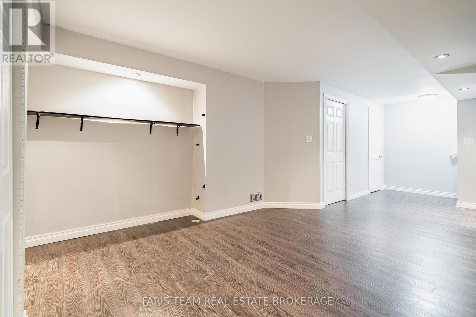 18 Balmoral Place, Barrie, Ontario  L4N 0Y9 - Photo 30 - S13029148