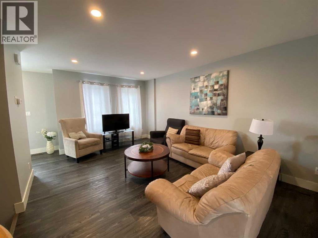 10 Sage Brush Avenue, Taber, Alberta  T1G 0E8 - Photo 5 - A2303023