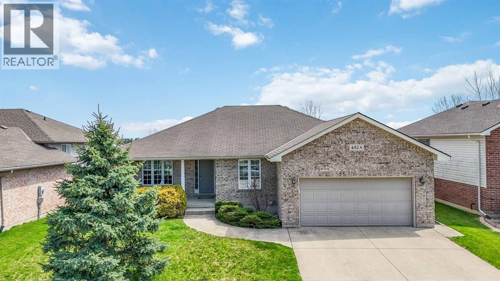 482a First Avenue, Petrolia, Ontario  N0N 1R0 - Photo 1 - 26007827