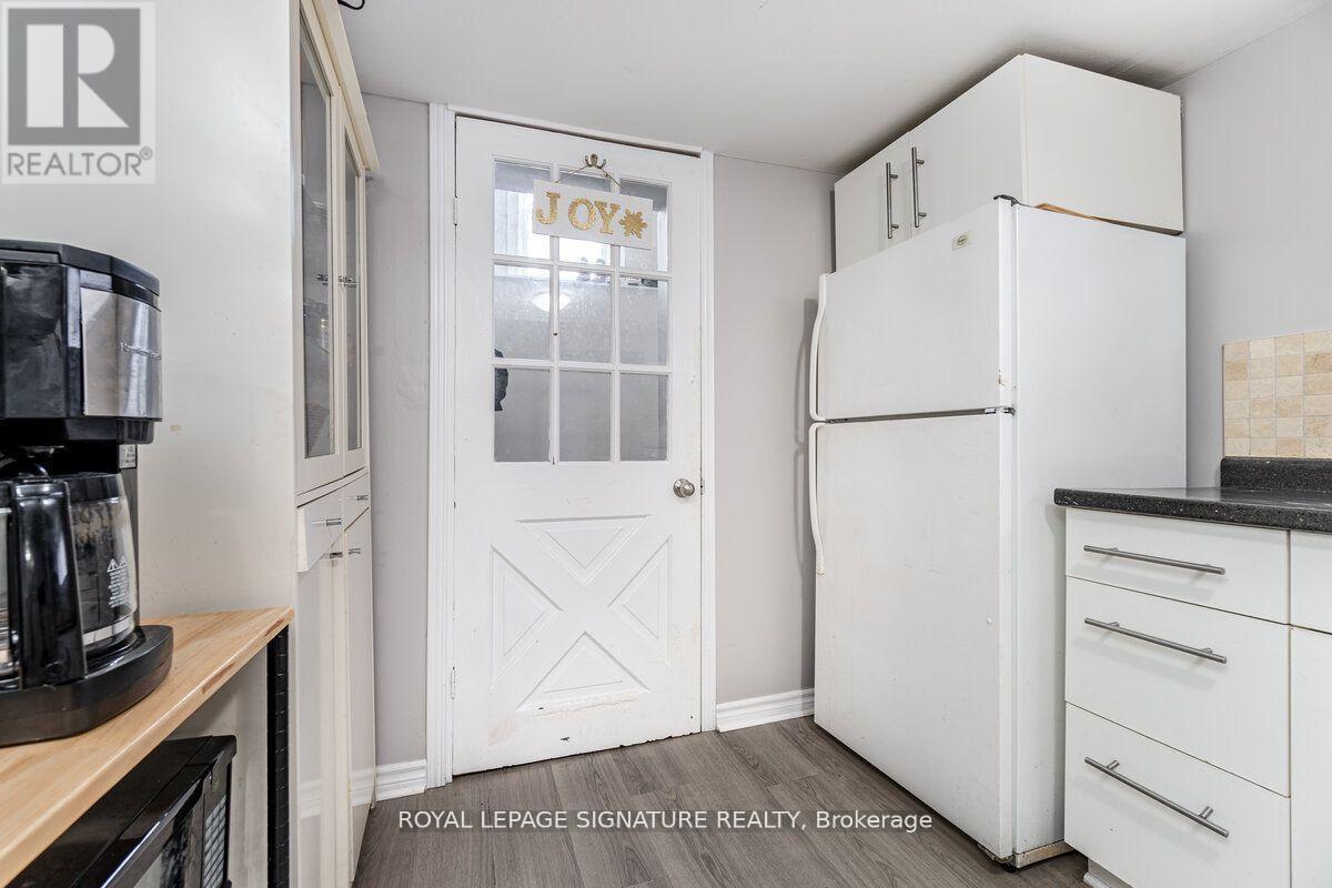 2 - 1078 Eastmount Avenue, Mississauga, Ontario  L5E 1Z3 - Photo 6 - W13029070