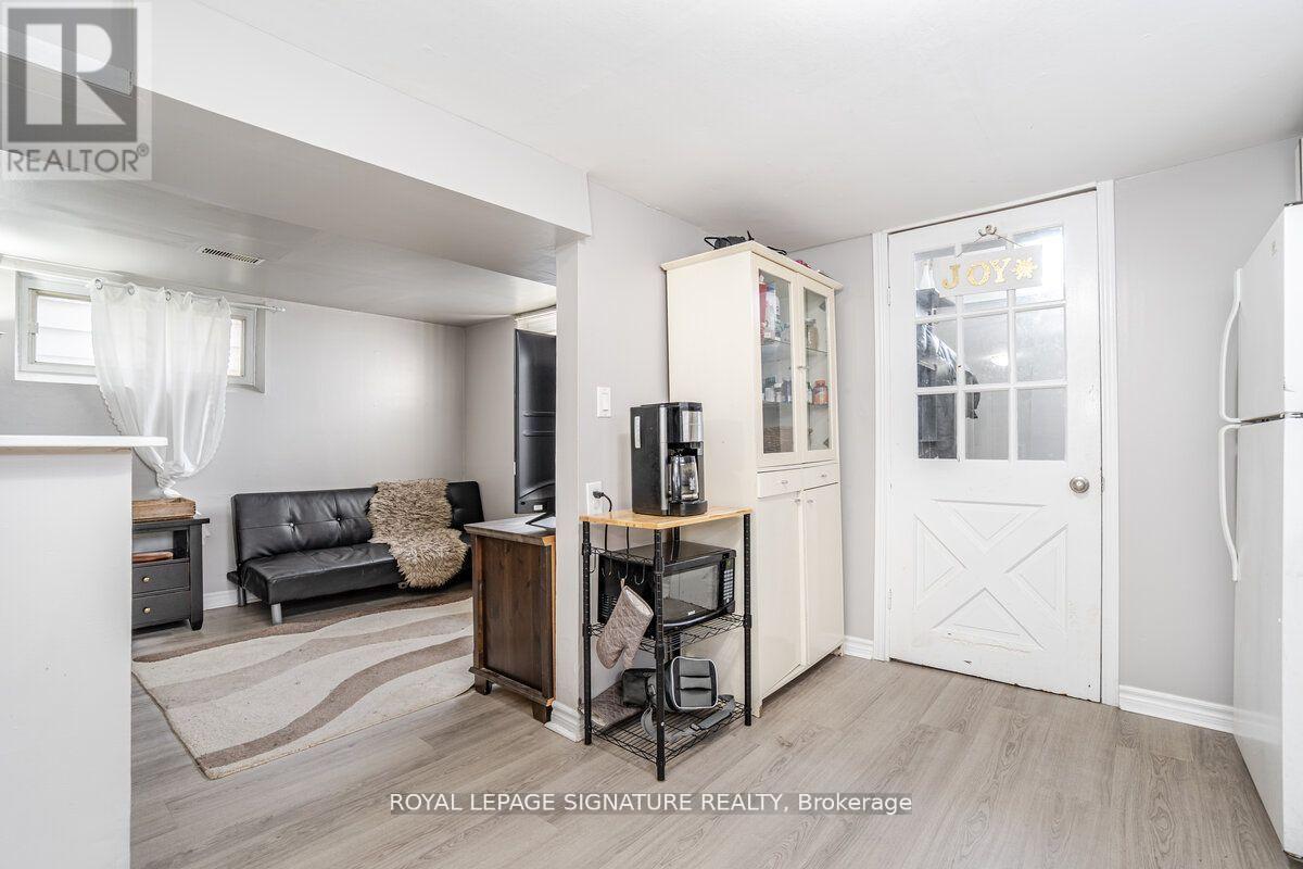 2 - 1078 Eastmount Avenue, Mississauga, Ontario  L5E 1Z3 - Photo 9 - W13029070