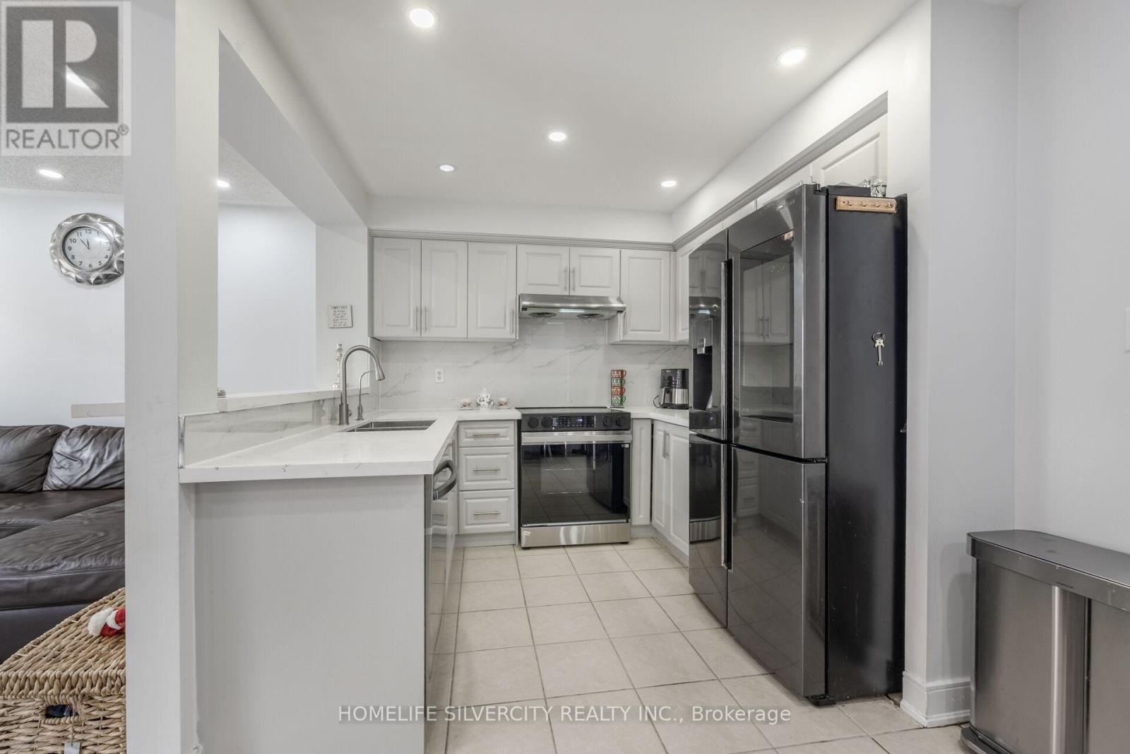 67 Sweet Clover Crescent, Brampton, Ontario  L6R 3A1 - Photo 12 - W13029104