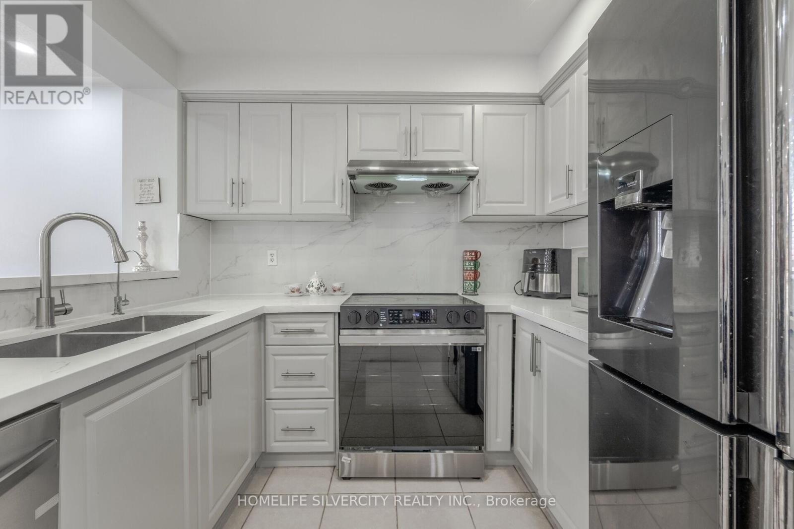 67 Sweet Clover Crescent, Brampton, Ontario  L6R 3A1 - Photo 15 - W13029104